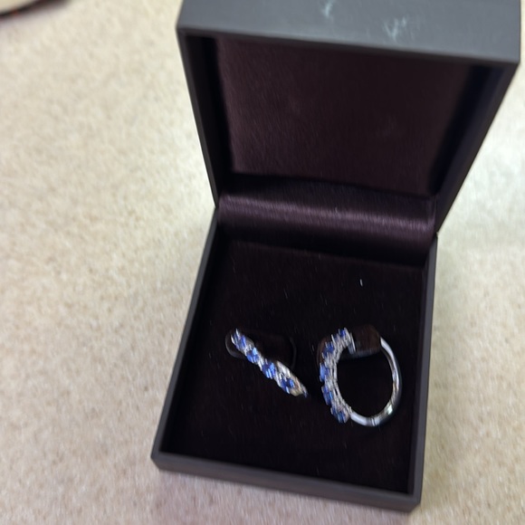 14K white gold and tanzanite earrings - Picture 3 of 14